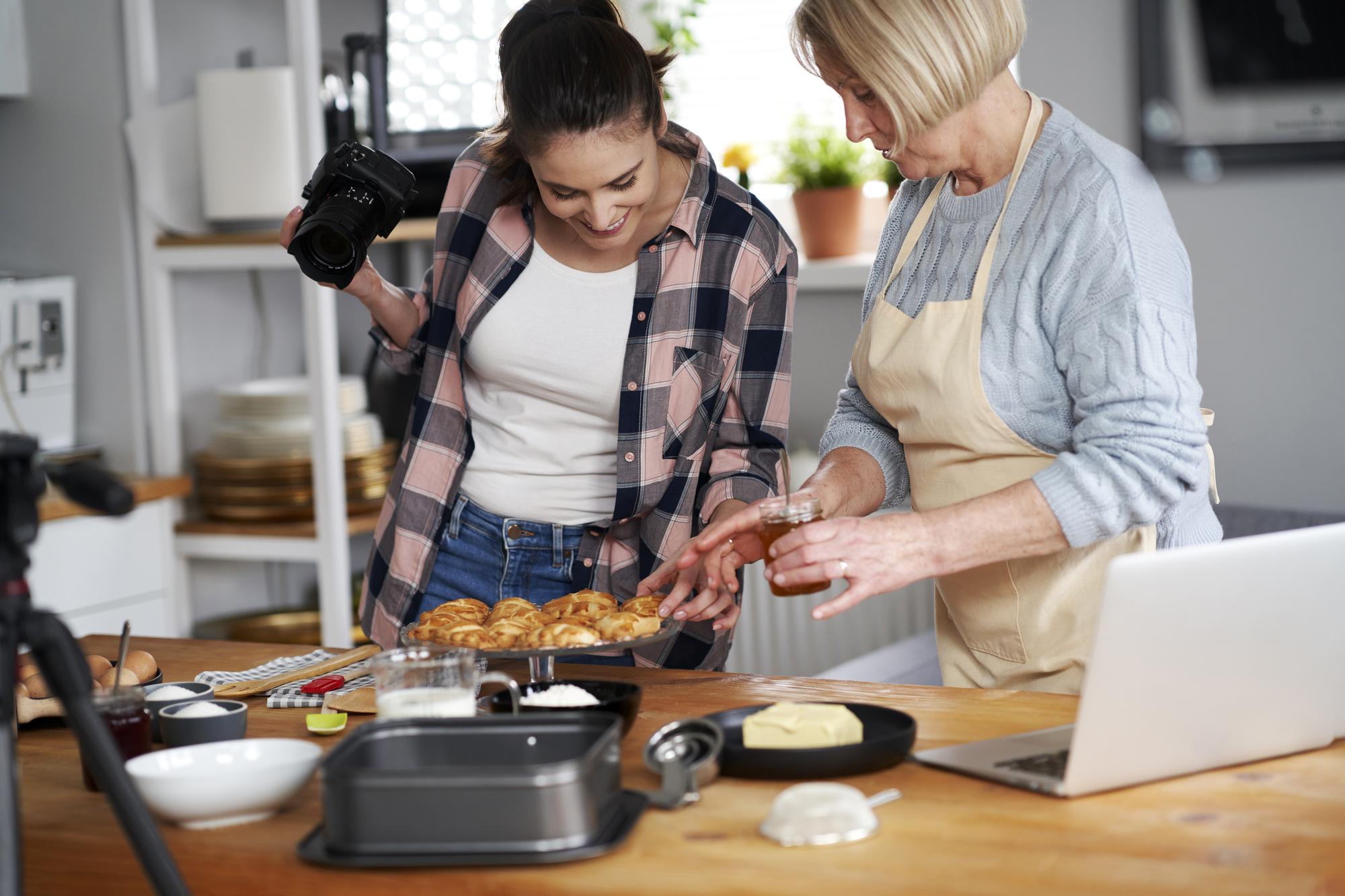 Small class around a professional stove